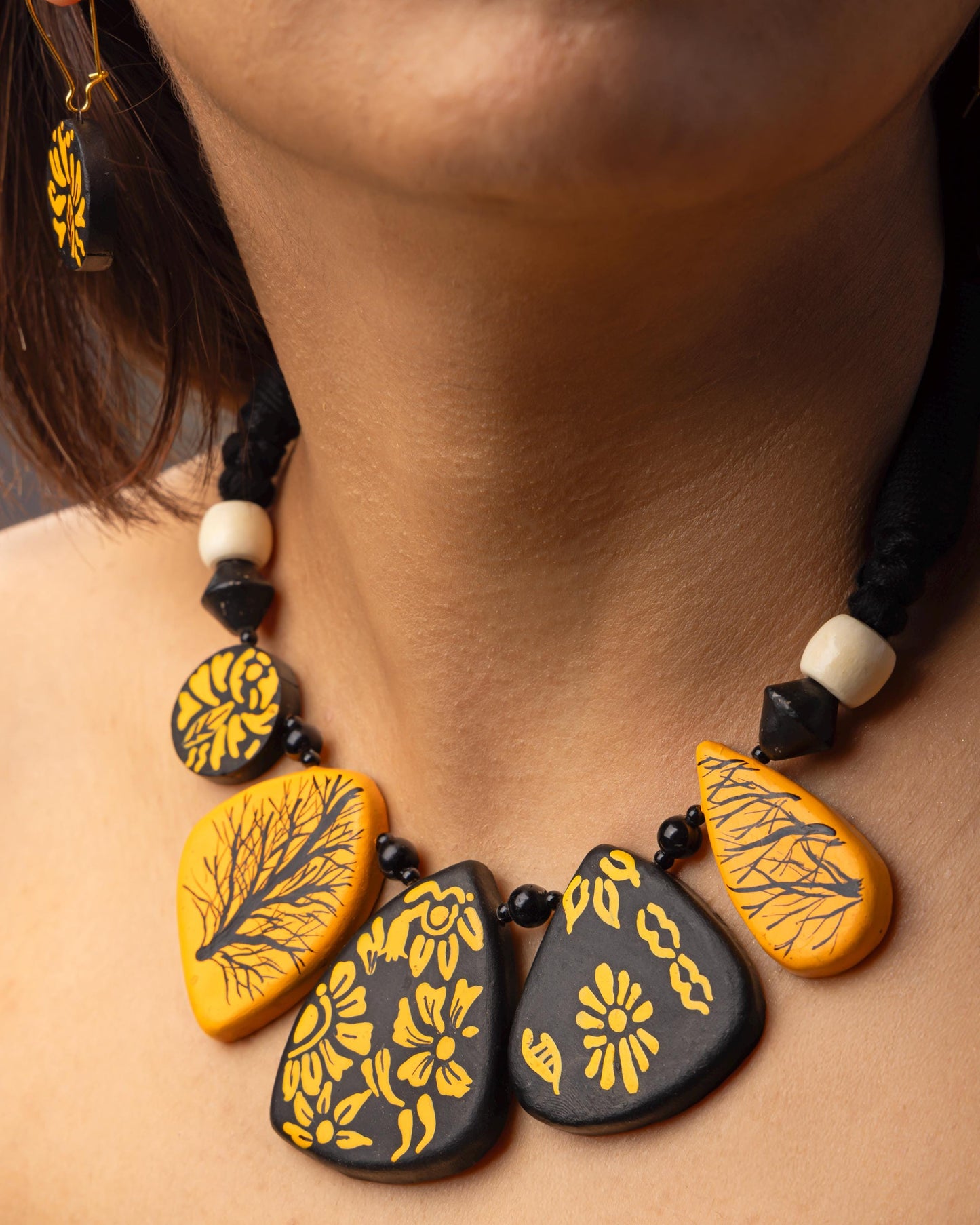 Mystical Dark Forest Design Black Dangly Earrings Geometric Statement Necklace Bold Fashion Jewelry