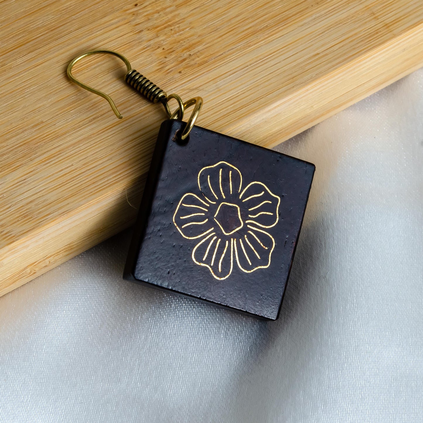 Wooden  Dangling Earring For Women Minimalist Jewelry Gift For Her Earrings For Girlfriend Birthday Gift For Mom Jewelry Flower