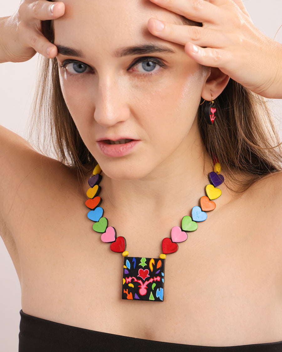 Red hand-painted terracotta heart necklace and earrings set – view 2