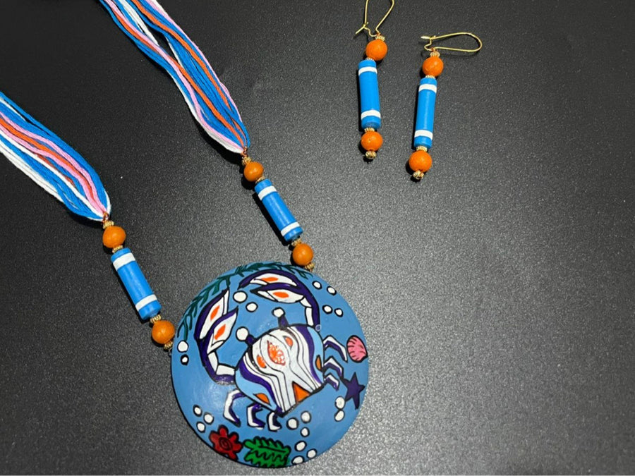 Hand-painted clay crab round pendant necklace – view 2