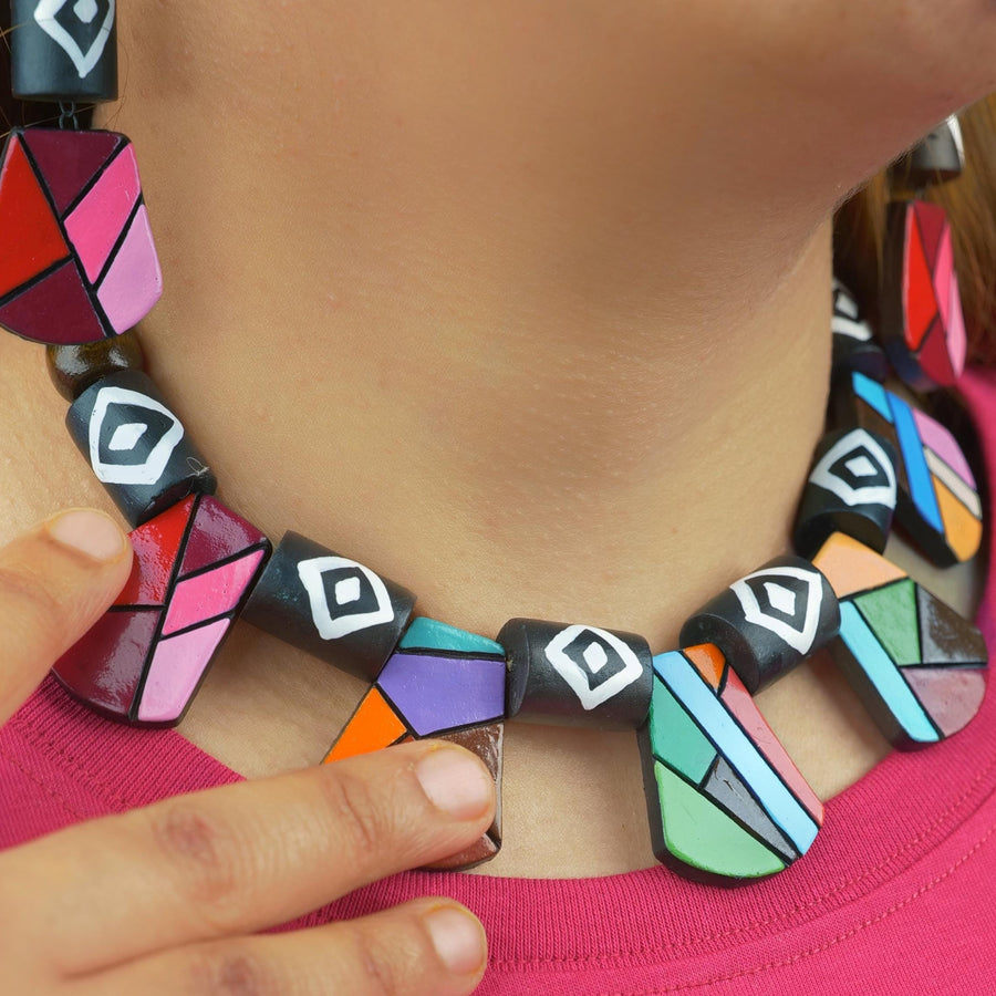 Geometric hand-painted terracotta necklace and earrings set – view 2
